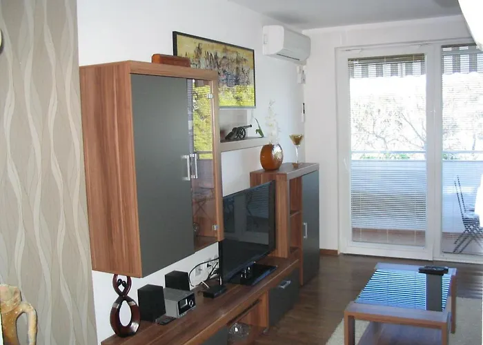 Oliva Apartment *